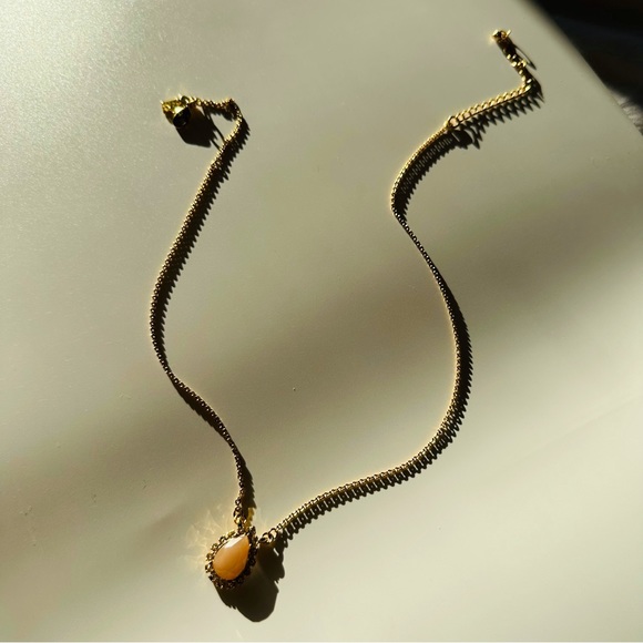 β
Kate Spade New York Gold-Tone Teardrop Crystal Pendant Necklace β
- Picture 5 of 17